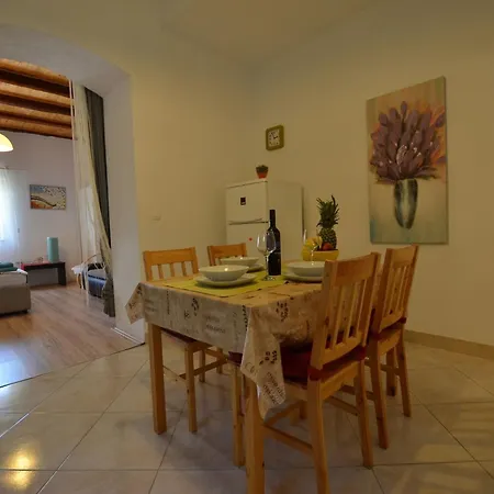 Apartment Tranquil - With Terrace *