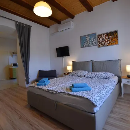 Apartment Tranquil - With Terrace *