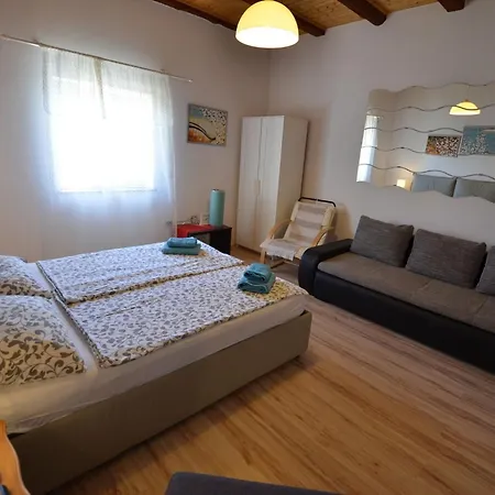 Tranquil - With Terrace Apartment